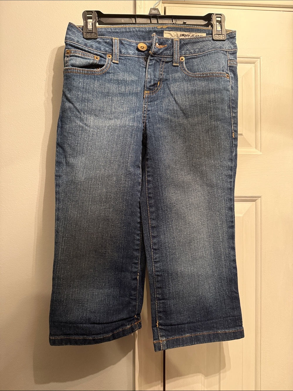 DKNY Straight Leg Cropped Jeans in Medium Blue Wash